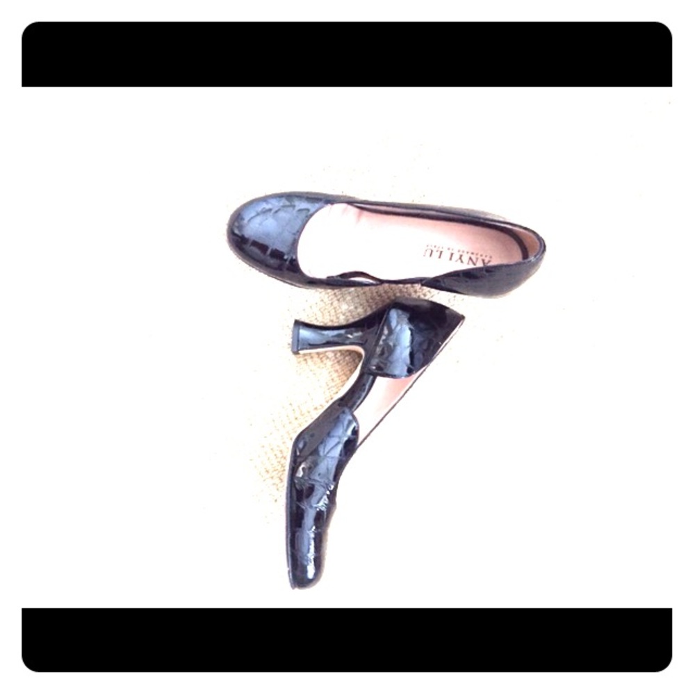 Anyi Lu black shoes, great for work.